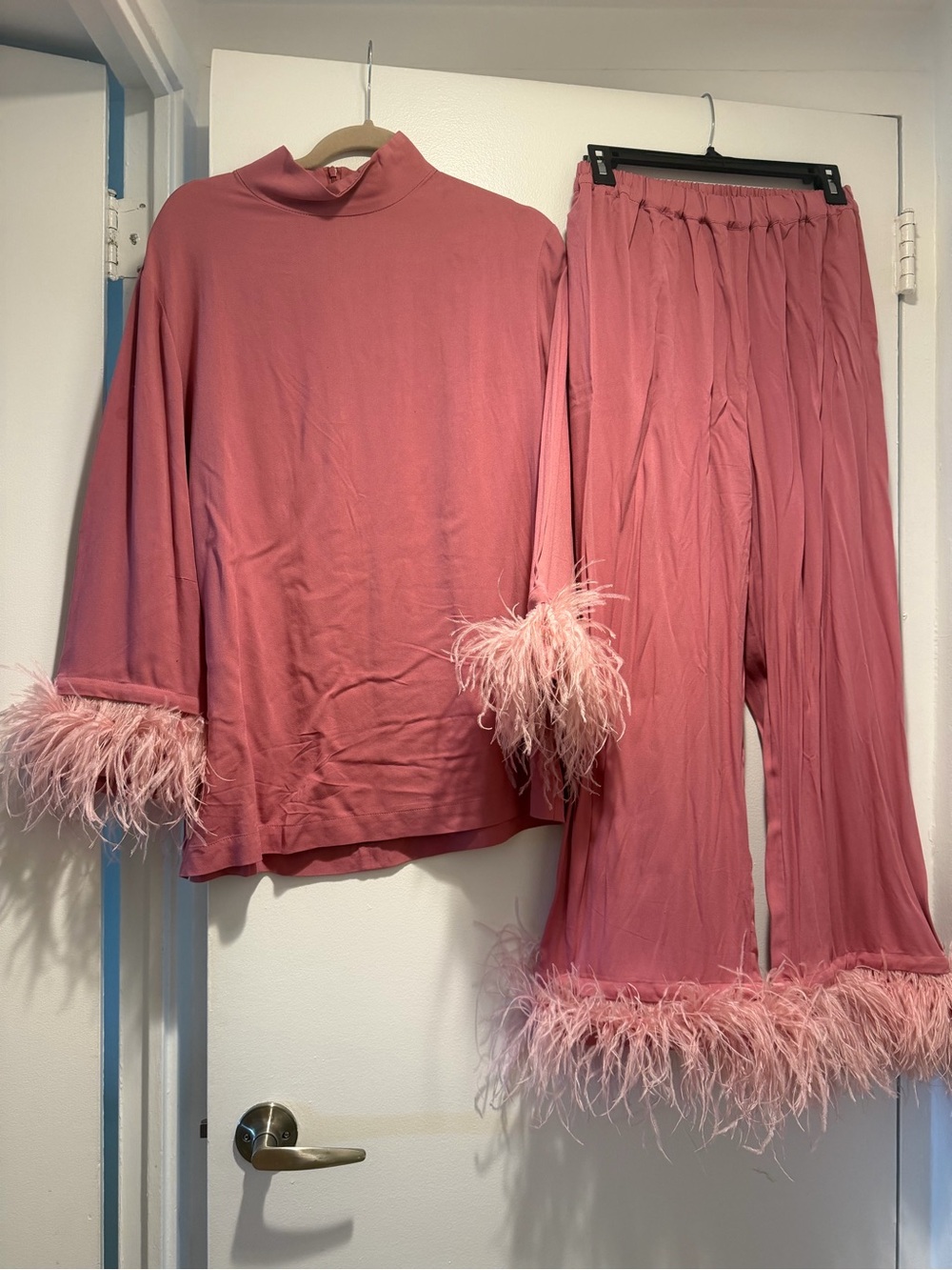 Sleeper Rose-Pink Feather-Trim Lounge Ensemble